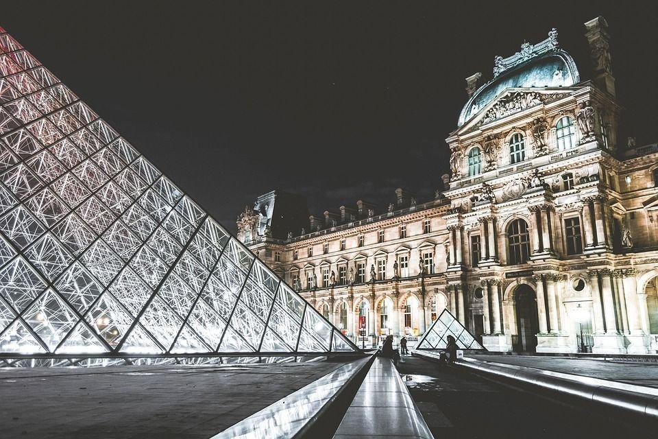 Museum Landmark Attraction Louvre Paris